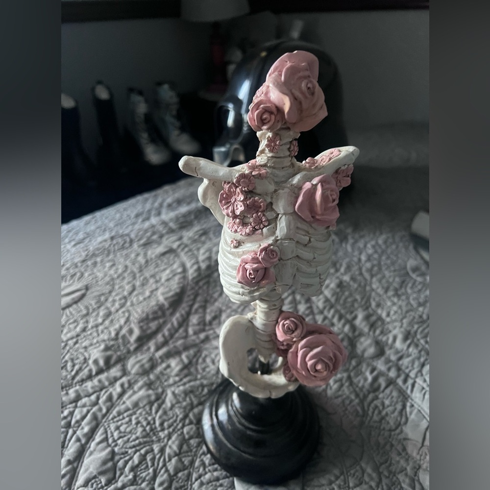 Pastel flower and Skelton decor